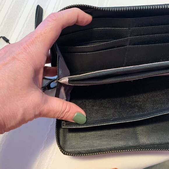 Kenneth Cole New York Wallet - Picture 3 of 6